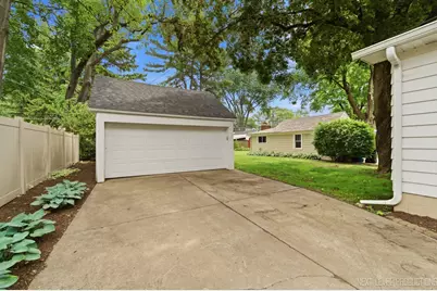 216 S Commonwealth Avenue, Aurora, IL 60506 - Photo 24