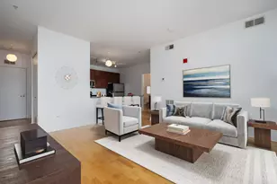 565 W Quincy St, Chicago, IL 60661 - Photo 2