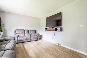 488 Ann St, West Chicago, IL 60185 - Photo 6