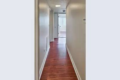 500 Valley Drive #100, Naperville, IL 60563 - Photo 2