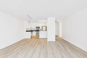 10 E Ontario St, Chicago, IL 60611 - Photo 12