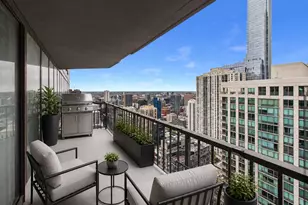 10 E Ontario St, Chicago, IL 60611 - Photo 24