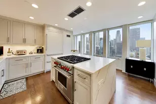 1230 N State Pkwy, Chicago, IL 60610 - Photo 10