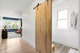 1014 W 31st Pl, Chicago, IL 60608 - Photo 8
