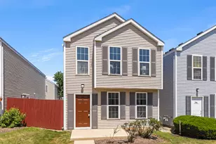 783 Four Seasons Blvd, Aurora, IL 60504 - Photo 2