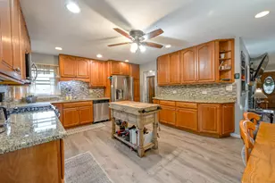 707 Kirkwood Ave, Winthrop Harbor, IL 60096 - Photo 8