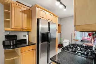 1810 W Chase Ave, Chicago, IL 60626 - Photo 8
