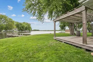 524 Park Ave, Fox Lake, IL 60020 - Photo 4