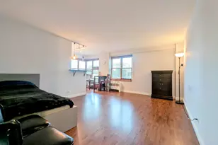 2610 W Balmoral Ave, Chicago, IL 60625 - Photo 2