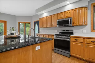 1370 Dunns Ct, Fox Lake, IL 60020 - Photo 10