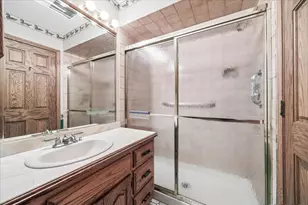 6037 Dunham Rd, Downers Grove, IL 60516 - Photo 20