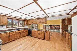 6037 Dunham Rd, Downers Grove, IL 60516 - Photo 10