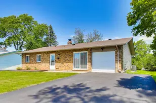420 Bode Rd, Hoffman Estates, IL 60169 - Photo 2