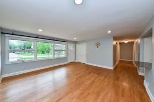 1706 E Liberty Dr, Wheaton, IL 60187 - Photo 4