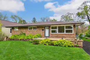 1706 E Liberty Dr, Wheaton, IL 60187 - Photo 2