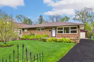 1706 E Liberty Dr, Wheaton, IL 60187 - Photo 1