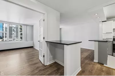 400 E Randolph Street #1812, Chicago, IL 60601 - Photo 8