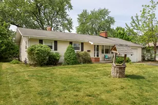 382 Keith Ave, Crystal Lake, IL 60014 - Photo 2