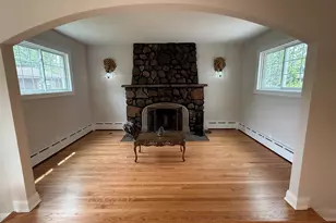 423 Winsor Dr, Antioch, IL 60002 - Photo 2