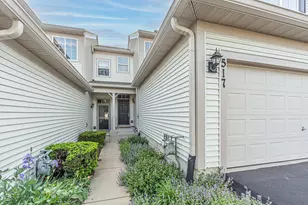 517 Heritage Ct, Saint Charles, IL 60175 - Photo 4