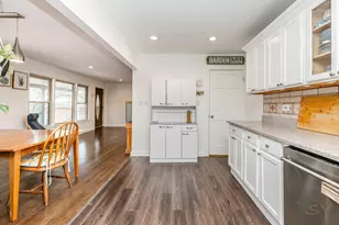 4653 N Kennicott Ave, Chicago, IL 60630 - Photo 10