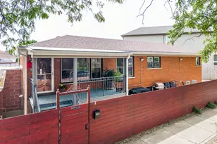 4653 N Kennicott Ave, Chicago, IL 60630 - Photo 1