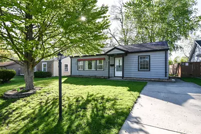 127 S Hawthorne Boulevard, Mundelein, IL 60060 - Photo 1