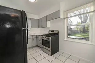 127 S Hawthorne Blvd, Mundelein, IL 60060 - Photo 10