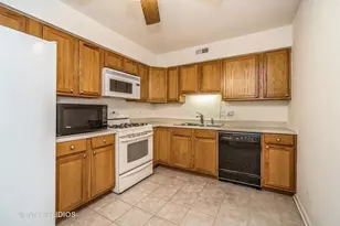 1450 Sandpebble Dr, Wheeling, IL 60090 - Photo 6