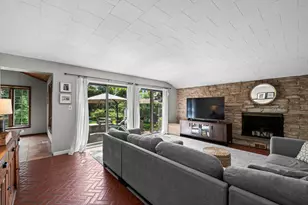 125 N Gibbons Ave, Arlington Heights, IL 60004 - Photo 18
