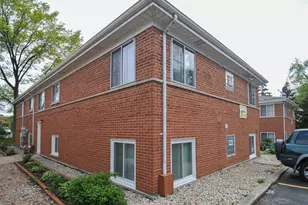 32 N Main St, Glen Ellyn, IL 60137 - Photo 2