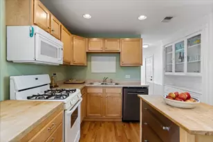 2735 N Ridgeway Ave, Chicago, IL 60647 - Photo 8