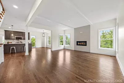 835 Avon Court, Glen Ellyn, IL 60137 - Photo 4