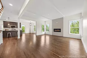 835 Avon Ct, Glen Ellyn, IL 60137 - Photo 4