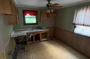 313 Nokomis St, Park Forest, IL 60466 - Photo 2