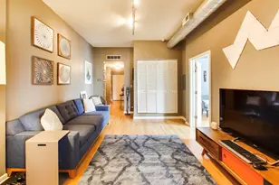 1050 W Foster Ave, Chicago, IL 60640 - Photo 22