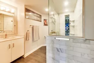 1050 W Foster Ave, Chicago, IL 60640 - Photo 12
