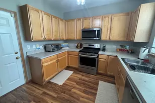 1523 Grand Dr, Dekalb, IL 60115 - Photo 4