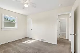 2716 Mohawk Rd, Waukegan, IL 60087 - Photo 12