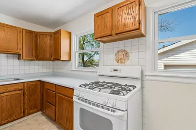 2716 Mohawk Road, Waukegan, IL 60087 - Photo 8