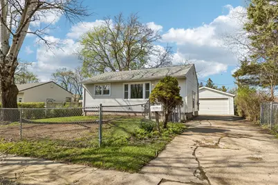 2716 Mohawk Road, Waukegan, IL 60087 - Photo 2