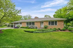 746 S Grove Ave, Barrington, IL 60010 - Photo 1