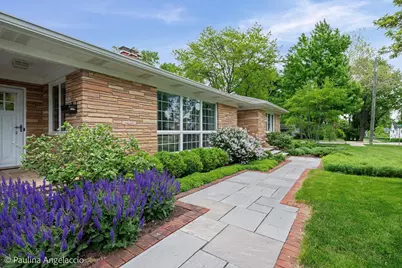 746 S Grove Avenue, Barrington, IL 60010 - Photo 2