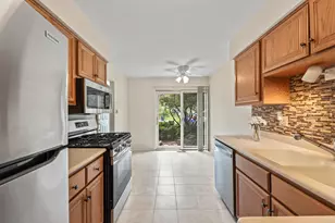 1253 Reading Ct, Wheaton, IL 60189 - Photo 8