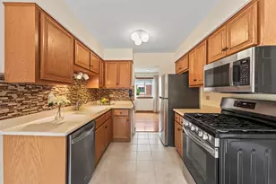 1253 Reading Ct, Wheaton, IL 60189 - Photo 6