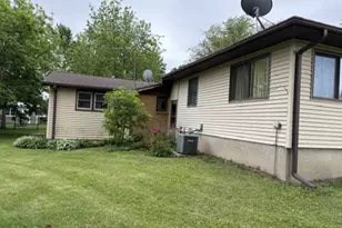 318 N 2nd Rd, Tonica, IL 61370 - Photo 14