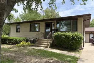 318 N 2nd Rd, Tonica, IL 61370 - Photo 1