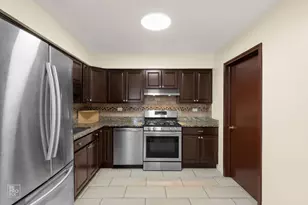 1914 Flintshire Dr, Schaumburg, IL 60194 - Photo 8