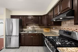 1914 Flintshire Dr, Schaumburg, IL 60194 - Photo 10