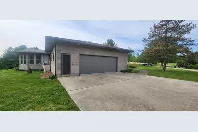 1814 Hickory Lane, Dixon, IL 61021 - Photo 8